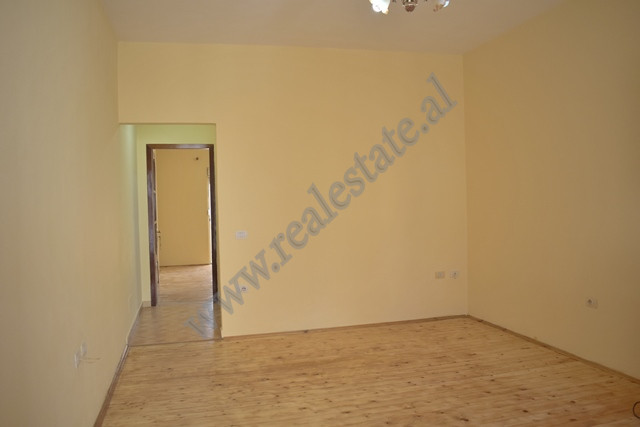 One bedroom apartment for rent at Paro Kita street in Tirana.
The apartment it is positioned on the